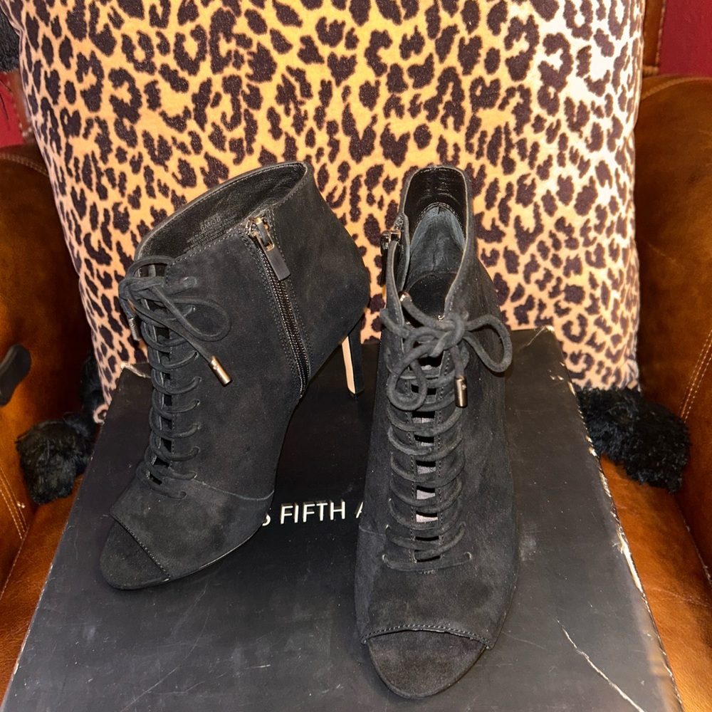 Black Lace-Up  side zip Ankle Boots size 6 NIB Saks Fifth Avenue